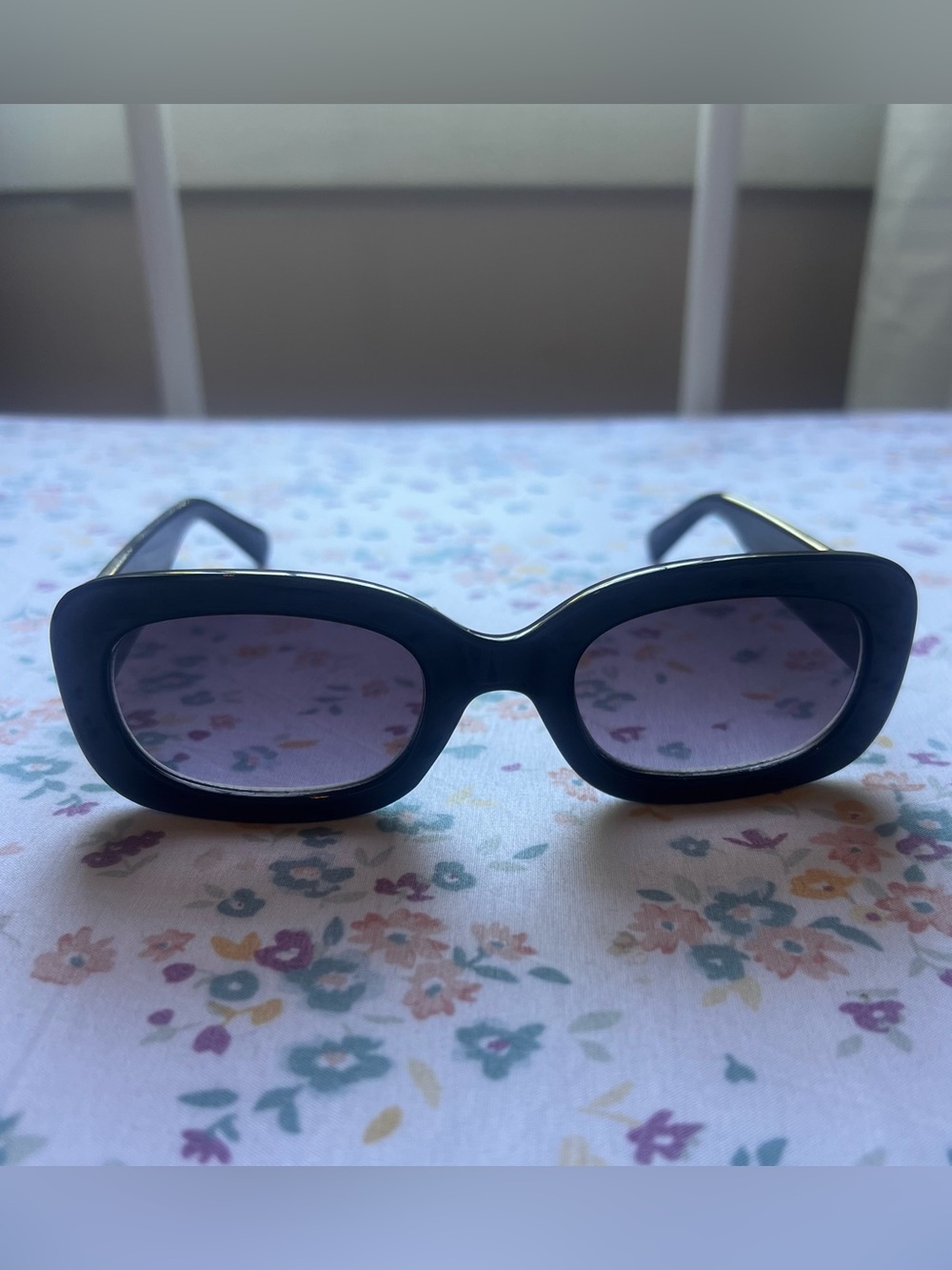 Victoria’s Secret PINK Sunglasses - Picture 1 of 3